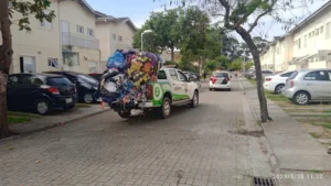 Balão cai em condomínio de Jacareí e chama bombeiros para retirada segura