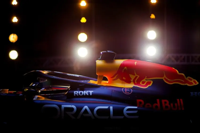 Red Bull Faz Shakedown com Verstappen e Lawson no RB21 Antes de Testes no Bahrein