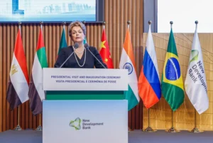 Mandato de Dilma no Banco do Brics: Metas Atrasadas, Assédio Moral e Alta Rotatividade